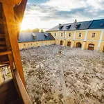 Hotel Zamek - The Old Yard