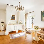 Готель Zamek - The Old Yard 4*