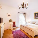 Zamek - The Old Yard Hotel