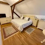 Zamek - The Old Yard 4* Rychvald