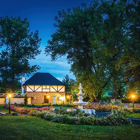 Zámek - The Old Yard 4* Rychvald