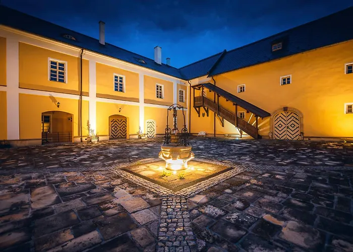 Zámek - The Old Yard