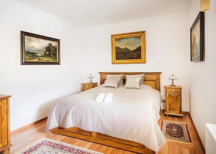 Hotell Zamek - The Old Yard