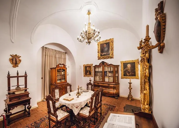 Zamek - The Old Yard Hotell Rychvald