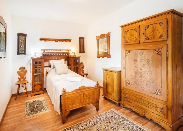 Zamek - The Old Yard 4* Rychvald