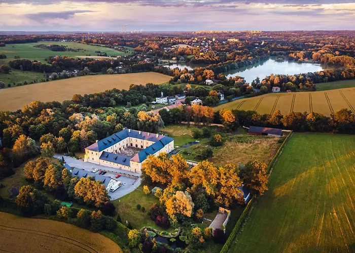 Zámek - The Old Yard 4* Rychvald