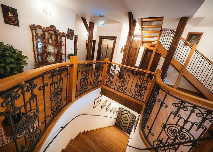 Zamek - The Old Yard Hotell 4*